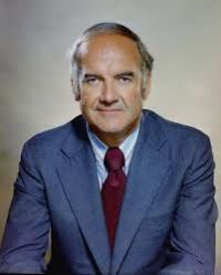 Vai alle frasi di George McGovern